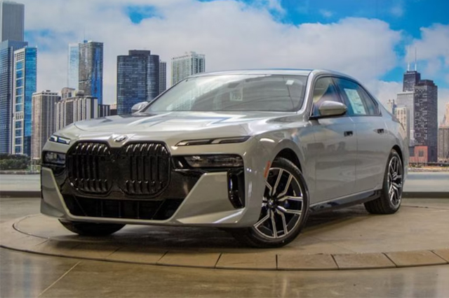 2023 BMW 740i Sedan