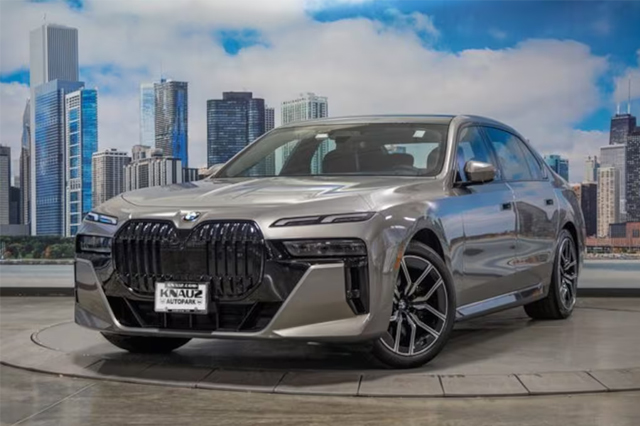 2023 BMW 760i xDrive Sedan