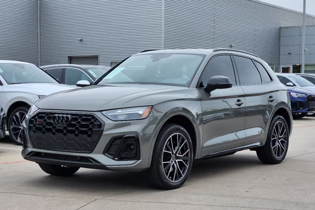 2023 Audi SQ5 Premium Plus Quattro Black Optic