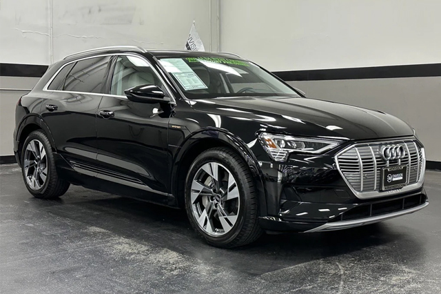 2023 Audi e-tron Premium SUV