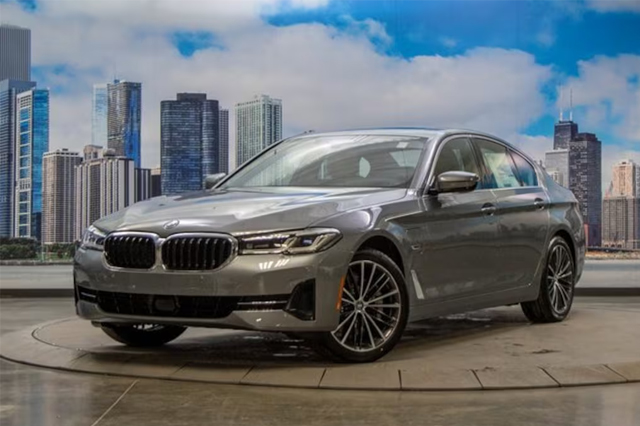2023 BMW 530e xDrive Sedan