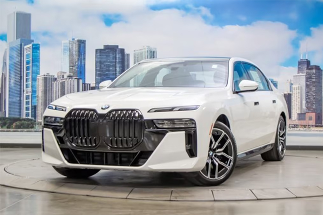 2023 BMW 740i Sedan
