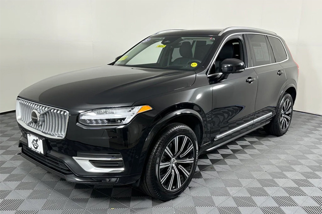 2023 Volvo XC90 B5 Plus SUV