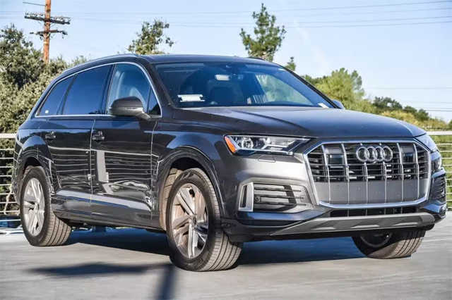 2023 Audi Q7 45 Premium