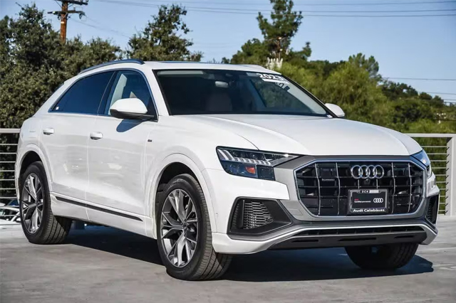2023 Audi Q8 55 Premium Plus