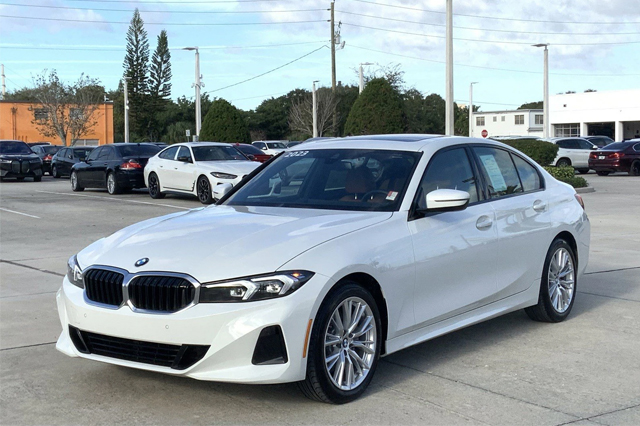 2023 BMW 330i Sedan