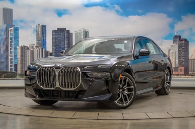 2023 BMW 740i Sedan