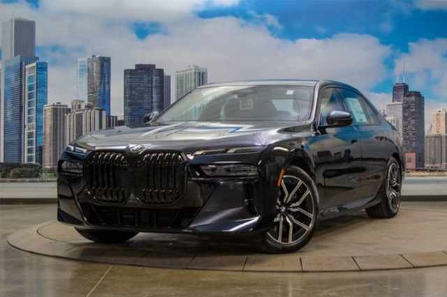 2023 BMW 740i Sedan