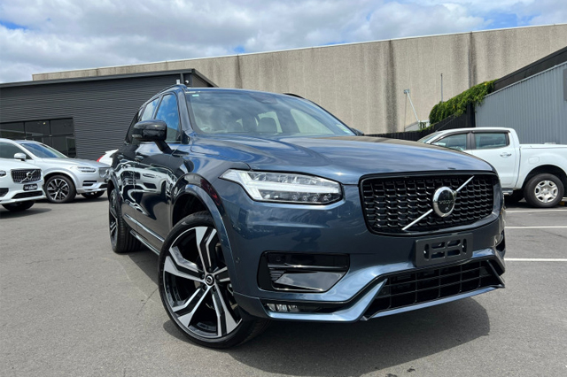 2023 Volvo XC90 B6 Core SUV