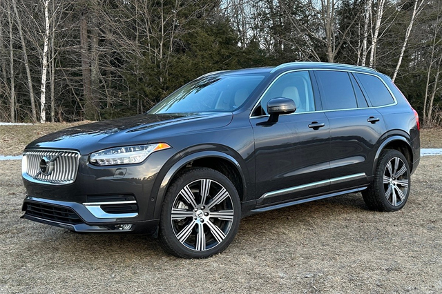 2023 Volvo XC90 B6 Core SUV