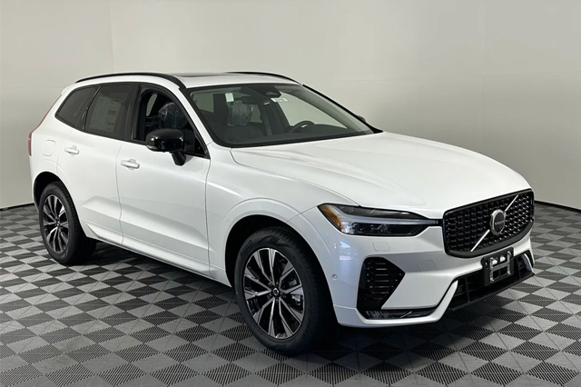 2023 Volvo XC60 B5 AWD Plus Dark SUV