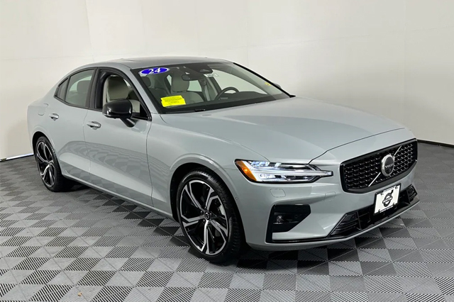 2024 Volvo S60 B5 Plus Dark Sedan
