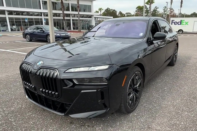 2023 BMW 7 Series 760i xDrive
