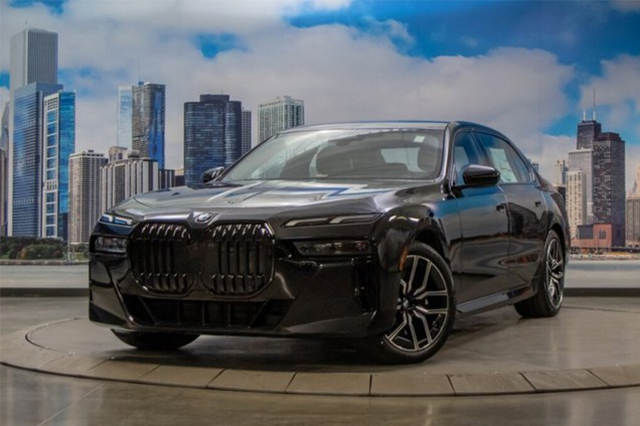 2023 BMW 760i xDrive Sedan