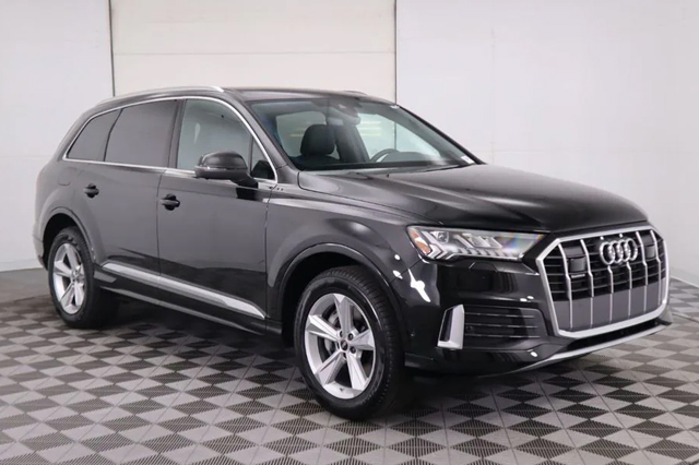 2023 Audi Q7 45 Premium Plus