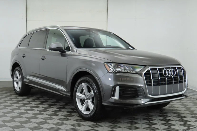 2023 Audi Q7 45 Premium Plus