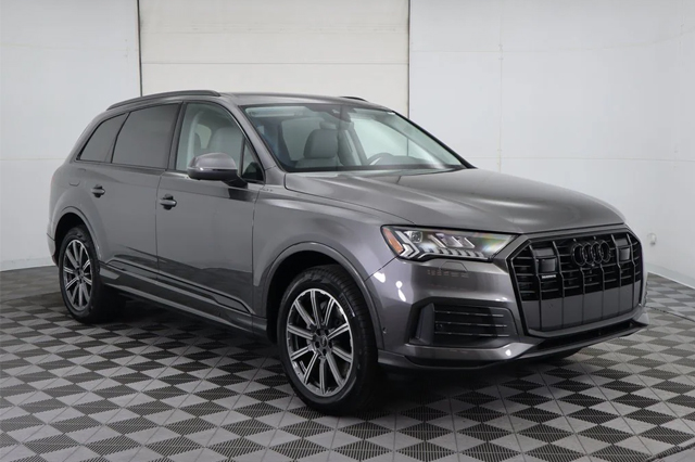 2023 Audi Q7 45 Premium Plus