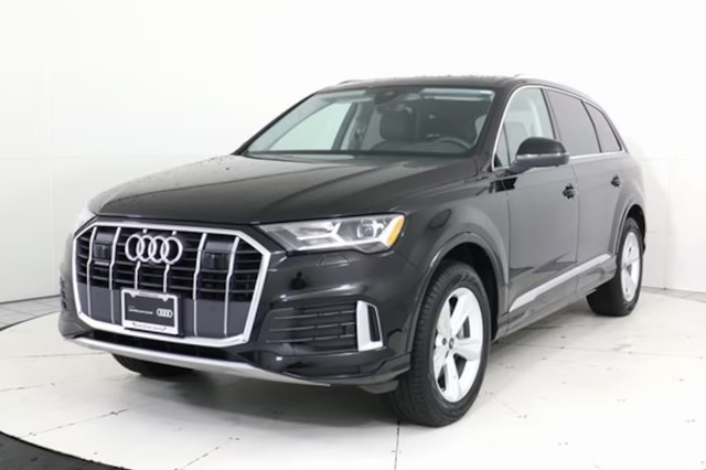 2023 Audi Q7 45 Premium Plus