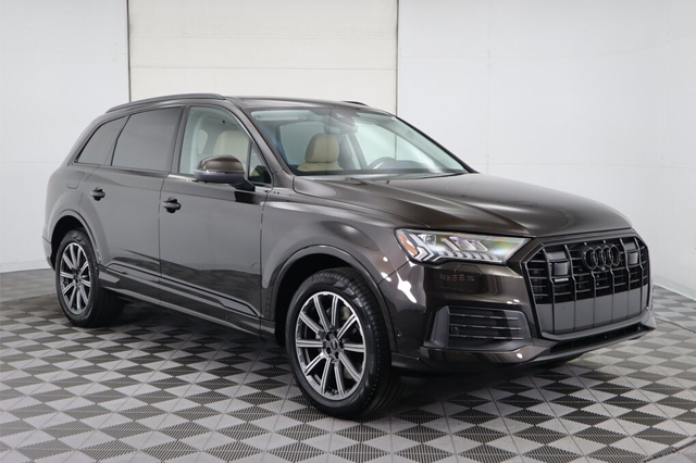2023 Audi Q7 45 Premium Plus