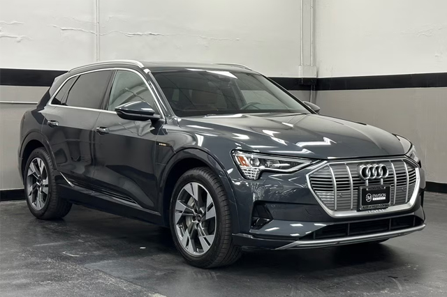 2023 Audi e-tron Premium