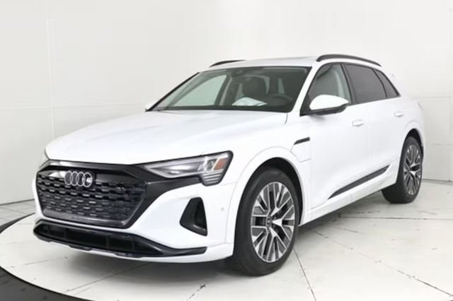 2024 Audi Q8 e-tron Prestige