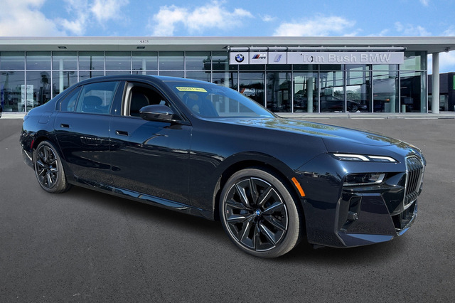 2023 BMW 7 Series 740i