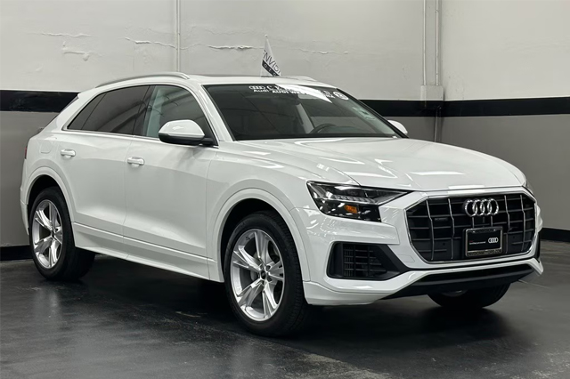 2023 Audi Q8 55 Premium