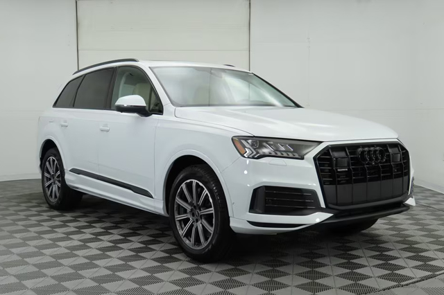 2023 Audi Q7 45 Premium Plus