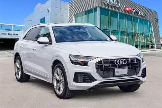 2023 Audi Q8 Premium Plus