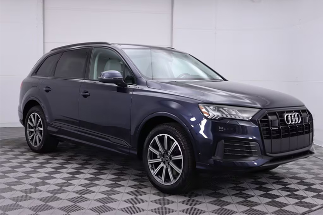 2024 Audi Q7 45 Premium Plus