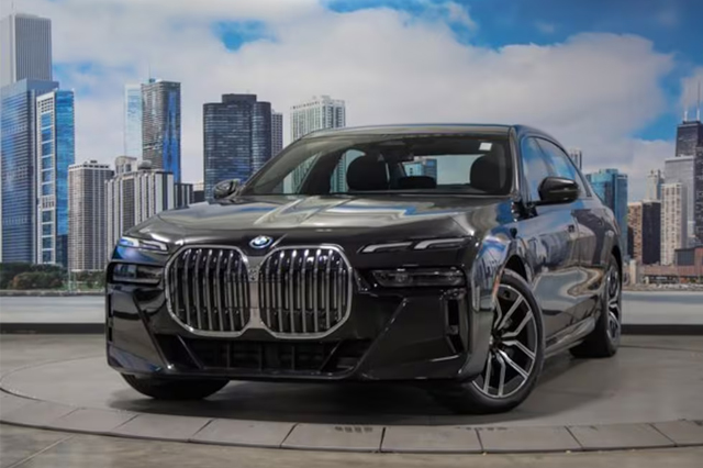 2024 BMW 750e xDrive