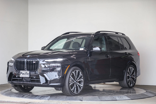 2024 BMW X7 M60i With Navigation