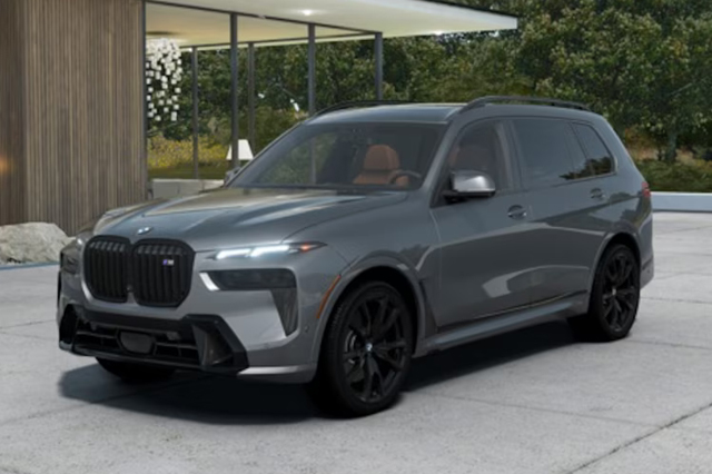 2025 BMW X7 M60i