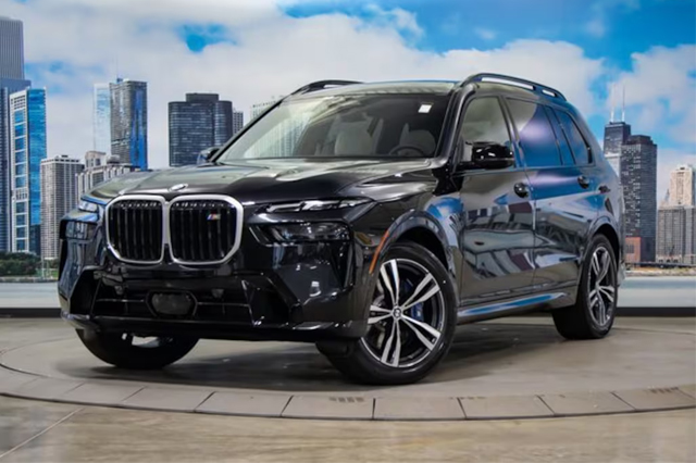 2025 BMW X7 M60i xDrive