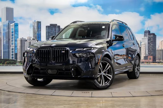 2025 BMW X7 M60i