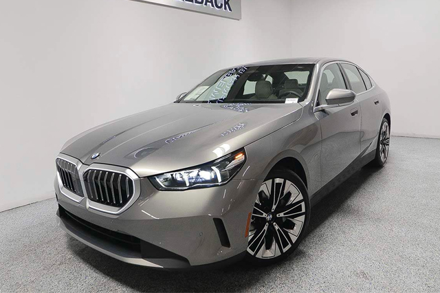 2025 BMW 5-Series 530i